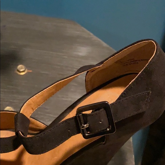 Crown Vintage open toe T-Strap Wedge - Picture 7 of 8